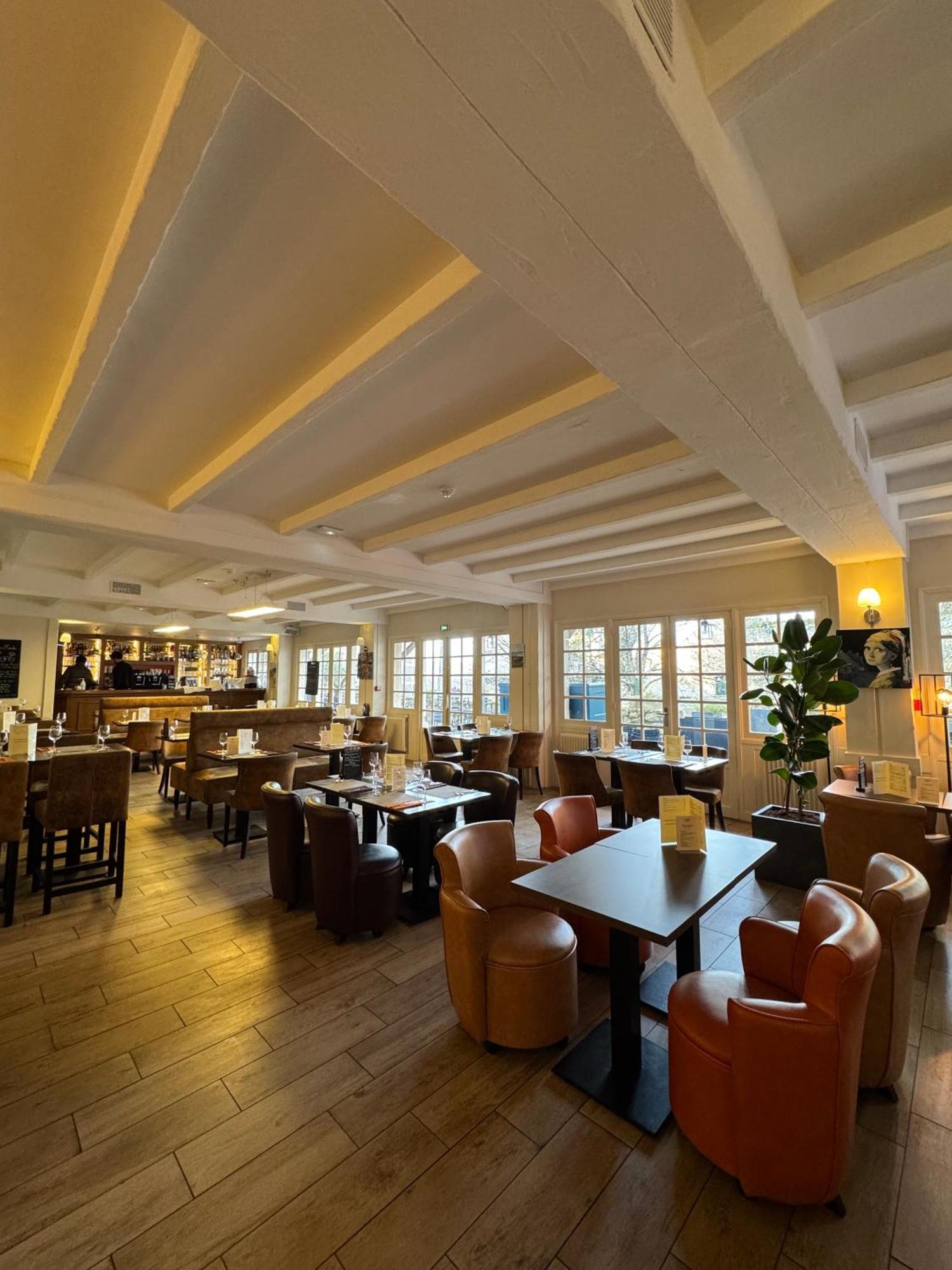 Best Western Blanche De Castille Dourdan Exterior photo