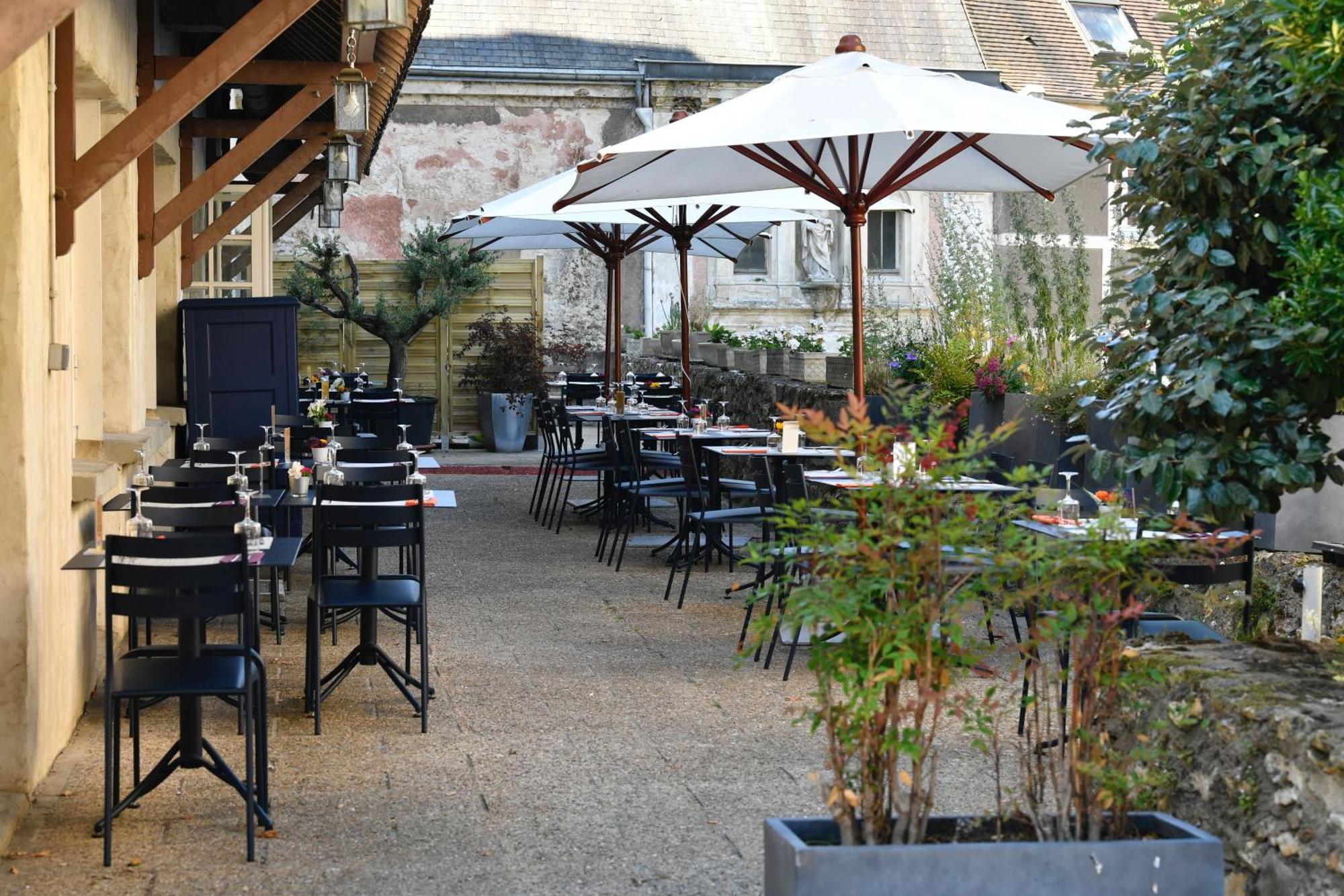 Best Western Blanche De Castille Dourdan Exterior photo