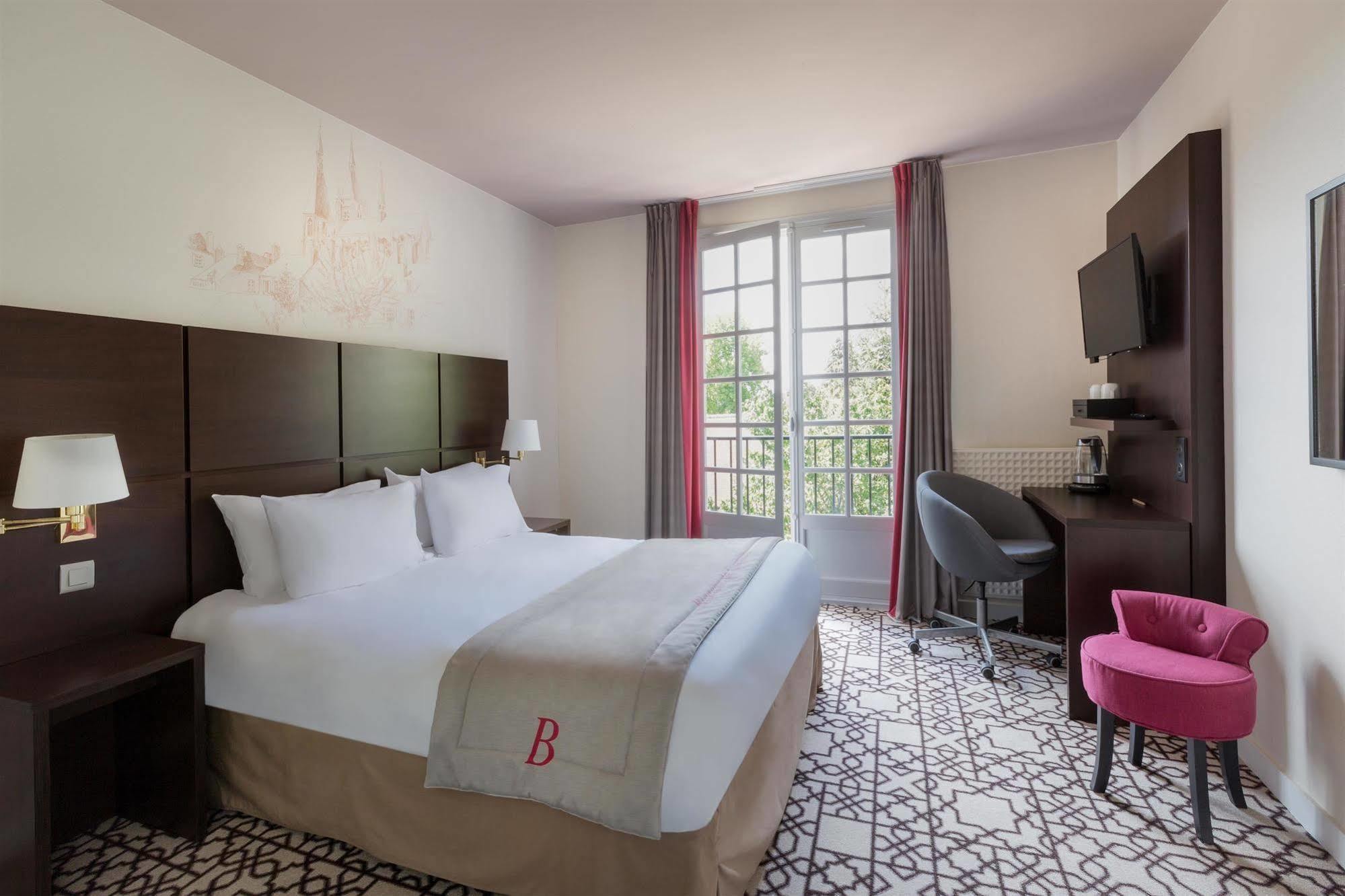 Best Western Blanche De Castille Dourdan Exterior photo