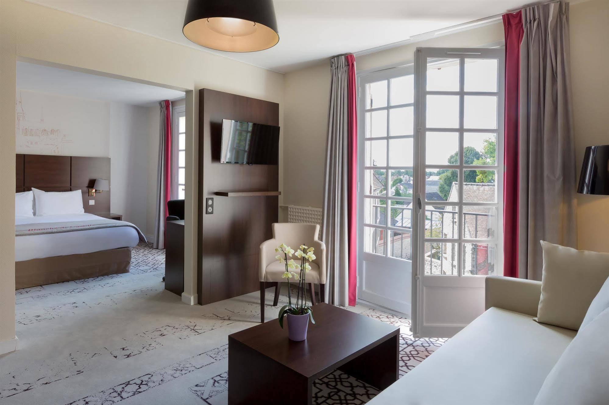 Best Western Blanche De Castille Dourdan Exterior photo